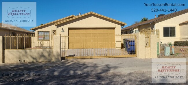 property at 1638 W Maplewood Dr