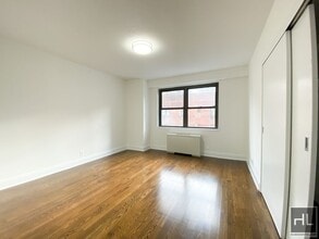 E 88th St in New York, NY - Building Photo - Building Photo