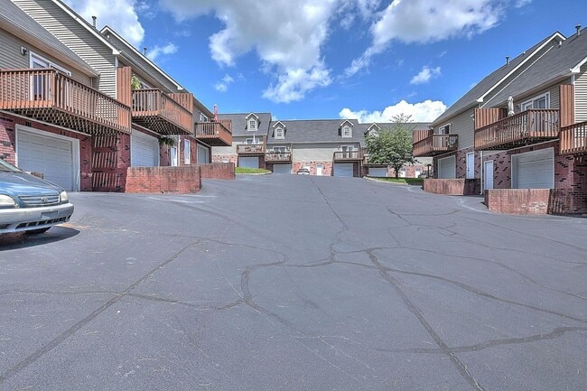 803 Cambridgeshire Ct in Johnson City, TN - Building Photo - Building Photo