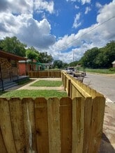 2367 Hunter Ave in Memphis, TN - Foto de edificio - Building Photo
