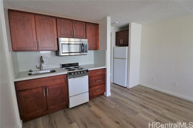 property at 2860 Waialae Ave