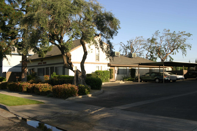 Appletree Apartments in Fresno, CA - Building Photo - Building Photo