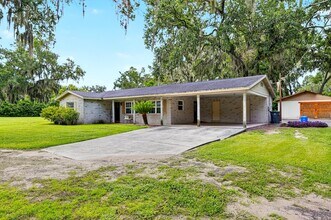 410 Old Mulrennan Rd in Valrico, FL - Building Photo - Building Photo