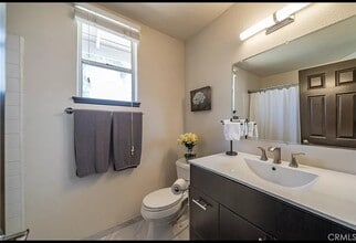 7944 E Deerfield Ln in Orange, CA - Foto de edificio - Building Photo