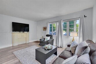 618 86th St in Miami Beach, FL - Foto de edificio - Building Photo