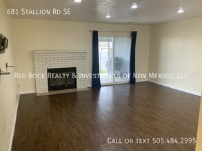 681 Stallion Rd SE in Rio Rancho, NM - Building Photo - Building Photo