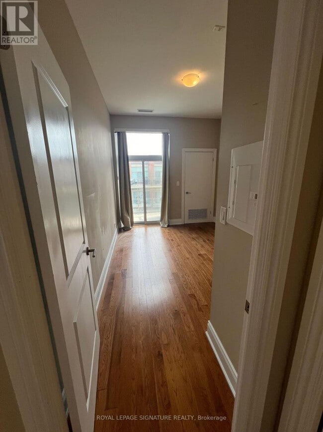 property at 281 Woodbridge Ave