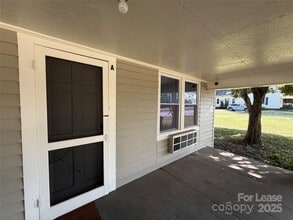 20220 Zion Ave in Cornelius, NC - Building Photo - Building Photo