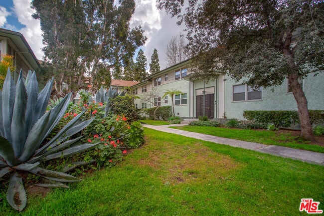 property at 3616 Kalsman Dr