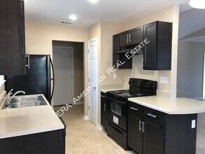 1476 N Pearl St in Crestview, FL - Building Photo - Building Photo