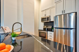 142 West York in Norfolk, VA - Building Photo
