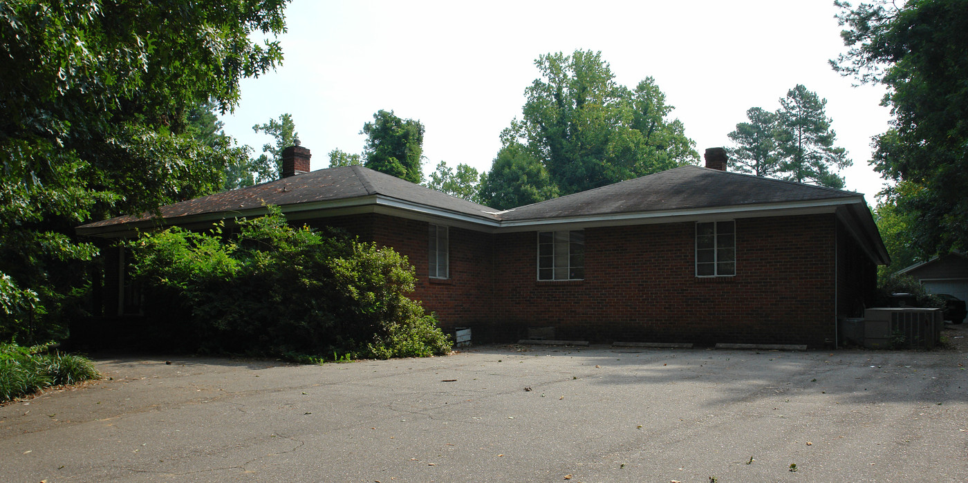 3035 Medlin Dr in Raleigh, NC - Building Photo