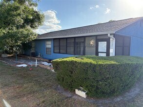 10317 Lazy Lake Dr in Orlando, FL - Building Photo - Building Photo