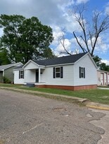 102 Russell Ct in Pineville, LA - Building Photo