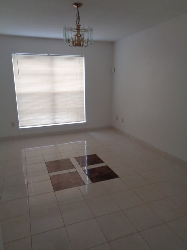 5652 Hinton Pl in Memphis, TN - Building Photo - Building Photo