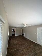 211 Latch Dr in San Antonio, TX - Building Photo - Building Photo