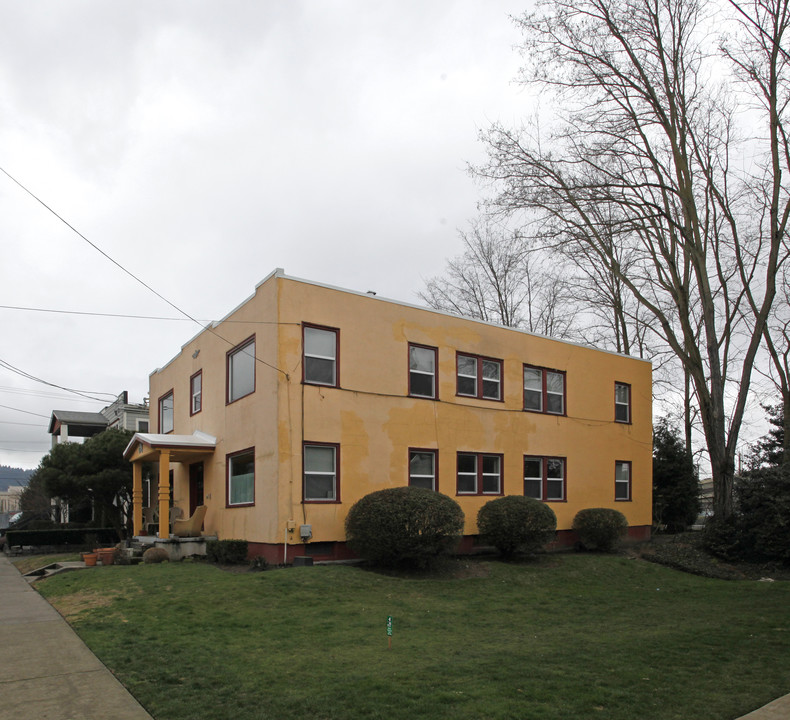 1955 NW Raleigh St in Portland, OR - Building Photo