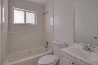 1280 NW 111th St in Miami, FL - Building Photo - Building Photo