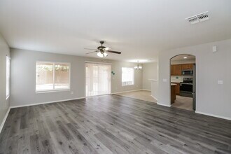 31254 N Blackfoot Dr in San Tan Valley, AZ - Building Photo - Building Photo