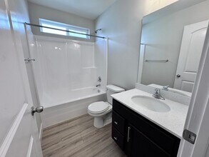 12339 Remy Rd in Herriman, UT - Foto de edificio - Building Photo