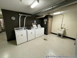 222 Babcock St, Unit 2C in Brookline, MA - Building Photo - Building Photo