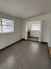 3311 SW 87th Ct in Miami, FL - Building Photo - Building Photo