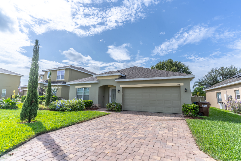 204 Andalusia Loop in Davenport, FL - Building Photo