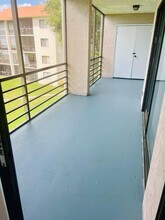 5981 Via Vermilya, Unit 305 in Lantana, FL - Building Photo - Building Photo