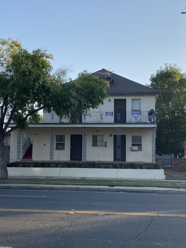 4230 Mission Inn Avenue, Unit Apartment 4 in Riverside, CA - Foto de edificio - Building Photo