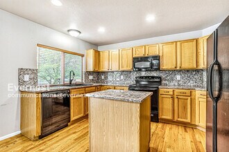 13087 Race Ct in Thornton, CO - Building Photo - Building Photo