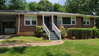 1379 Nalley Cir in Decatur, GA - Building Photo - Building Photo