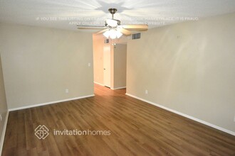 8422 N 42nd Dr in Phoenix, AZ - Foto de edificio - Building Photo