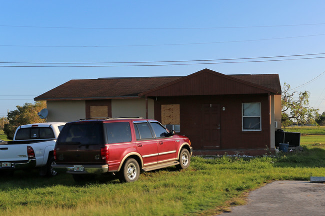 Okeechobee Center Housing in Belle Glade, FL - Foto de edificio - Building Photo