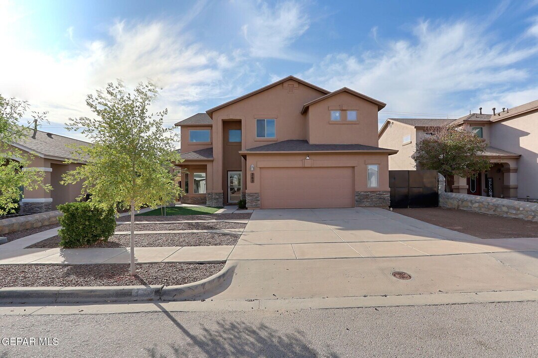 363 Duskwood St in El Paso, TX - Building Photo