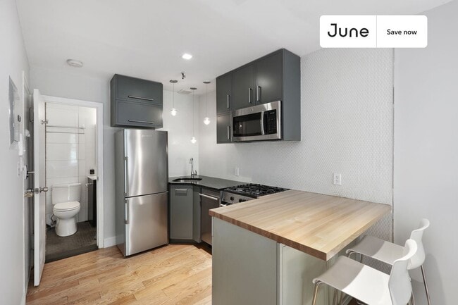 491 W 22nd St in New York, NY - Foto de edificio - Building Photo