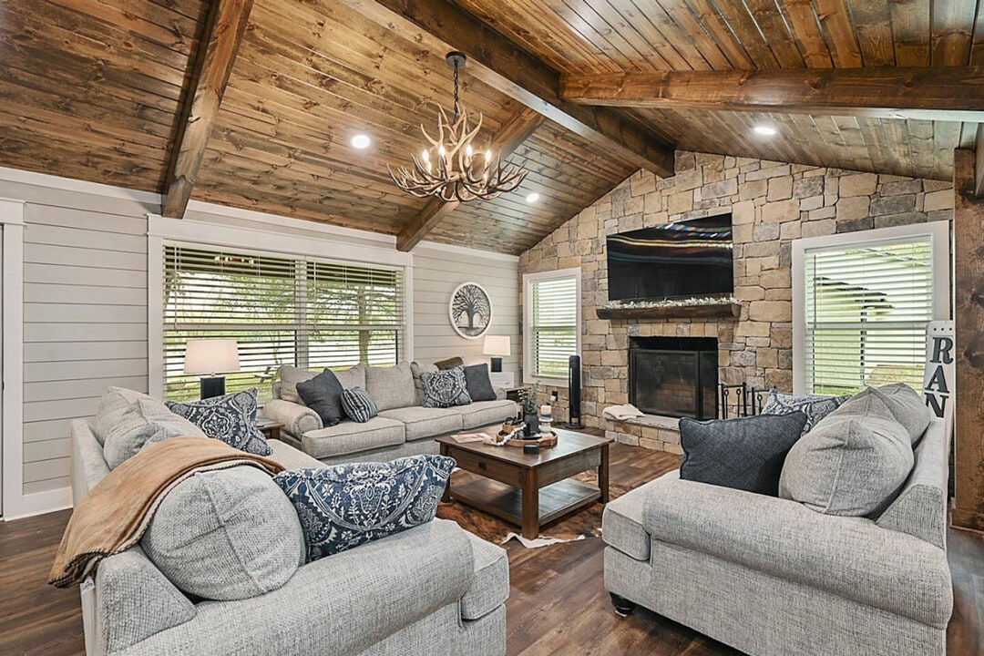 5472 Andert Rd in Bryan, TX - Building Photo