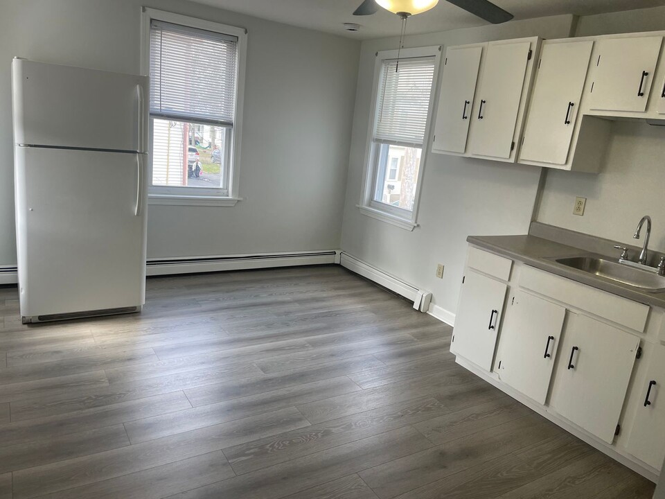 35 Oak St in Taunton, MA - Foto de edificio