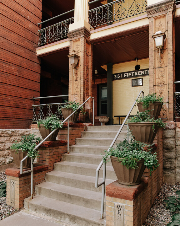 Loring Park Apartments in Minneapolis, MN - Building Photo