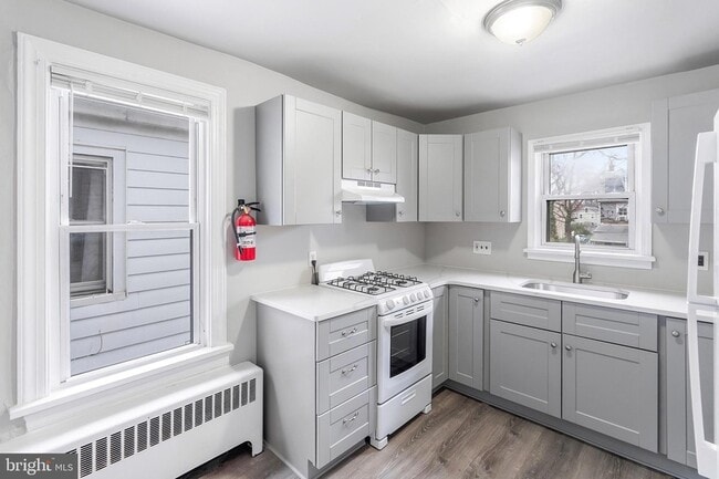 243 Conover St in Burlington, NJ - Building Photo - Building Photo