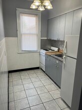 831 S Grand Ave W, Unit 2 in Springfield, IL - Building Photo - Building Photo