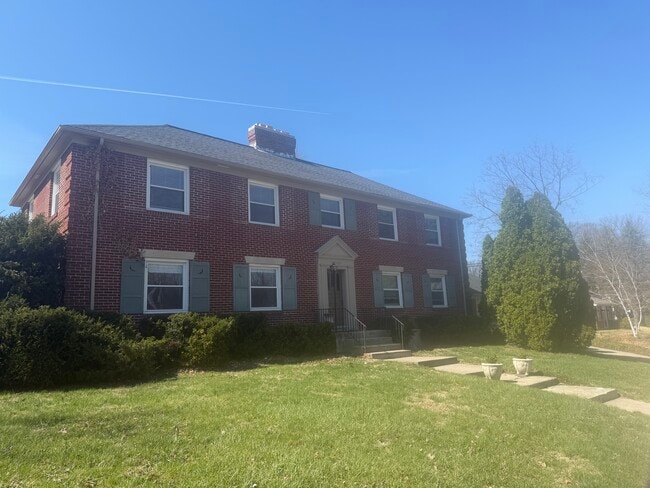 615 Acorn Dr, Unit 617