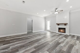 9493 W Palm Ln in Ocean Springs, MS - Building Photo - Building Photo