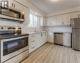 40 Daniel Ave in Kitchener, ON - Building Photo