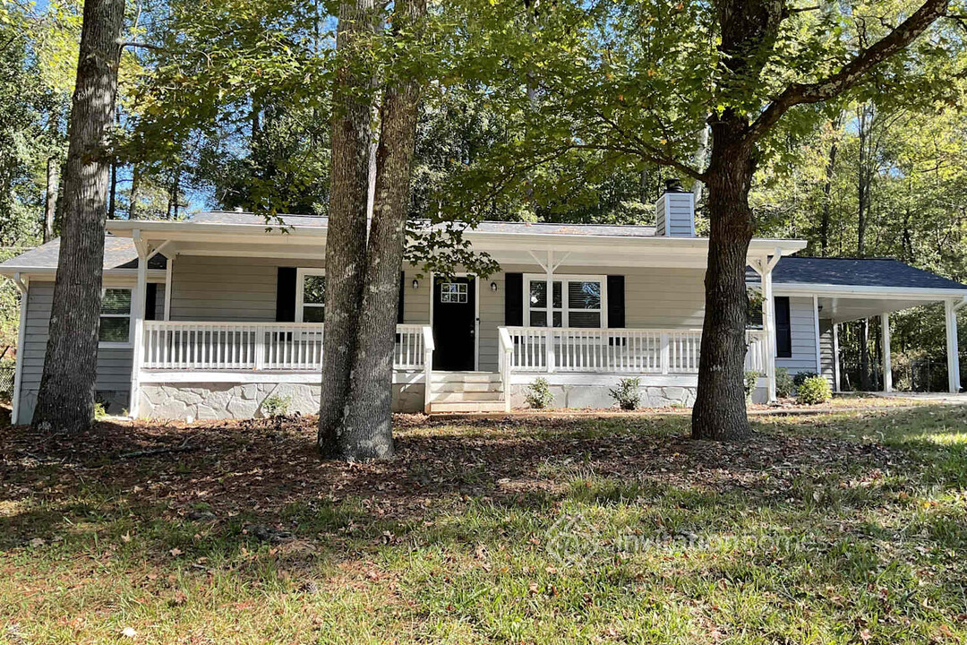 906 Curry Cir SE in Conyers, GA - Foto de edificio