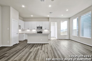 7911 Needle Crk in San Antonio, TX - Building Photo - Building Photo