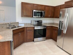 1743 SE Gaskins Cir in Port St. Lucie, FL - Building Photo - Building Photo