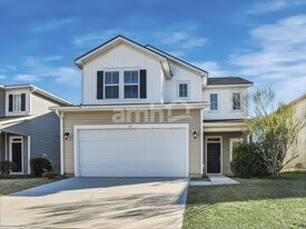 35 Birch Cir, Unit 4 in Port Wentworth, GA - Building Photo