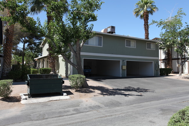 1470 Elizabeth Ave in Las Vegas, NV - Building Photo - Building Photo