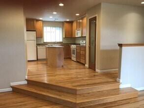 595 Elizabeth Ave in Ashland, OR - Building Photo - Building Photo