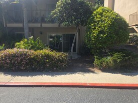 5700 Baltimore Dr in La Mesa, CA - Building Photo